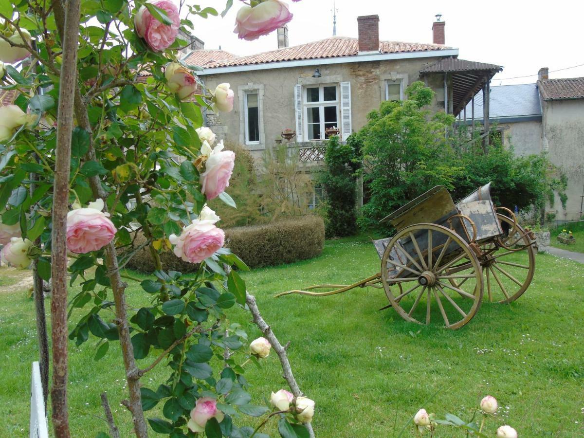 Eco Logis De Chantegrolle Champagne-Mouton 外观 照片