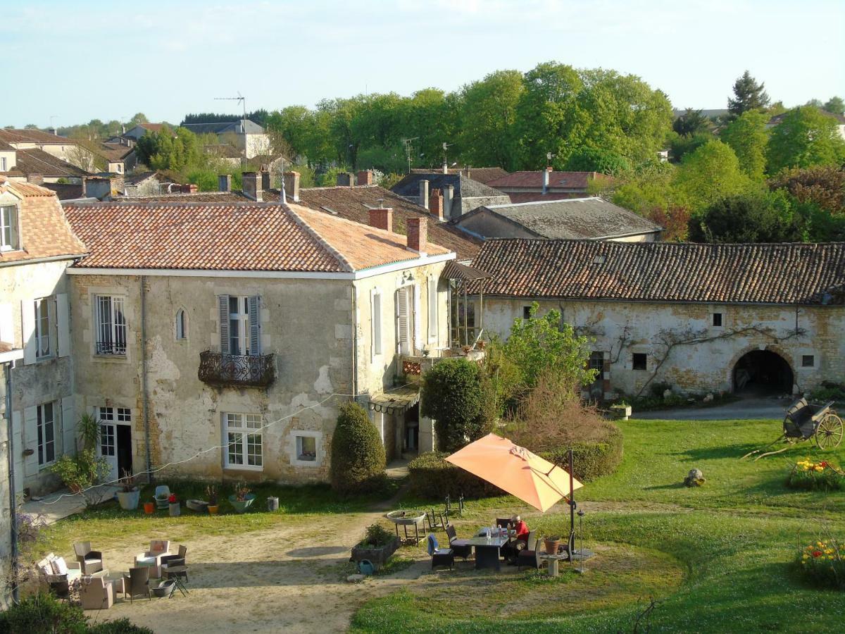 Eco Logis De Chantegrolle Champagne-Mouton 外观 照片
